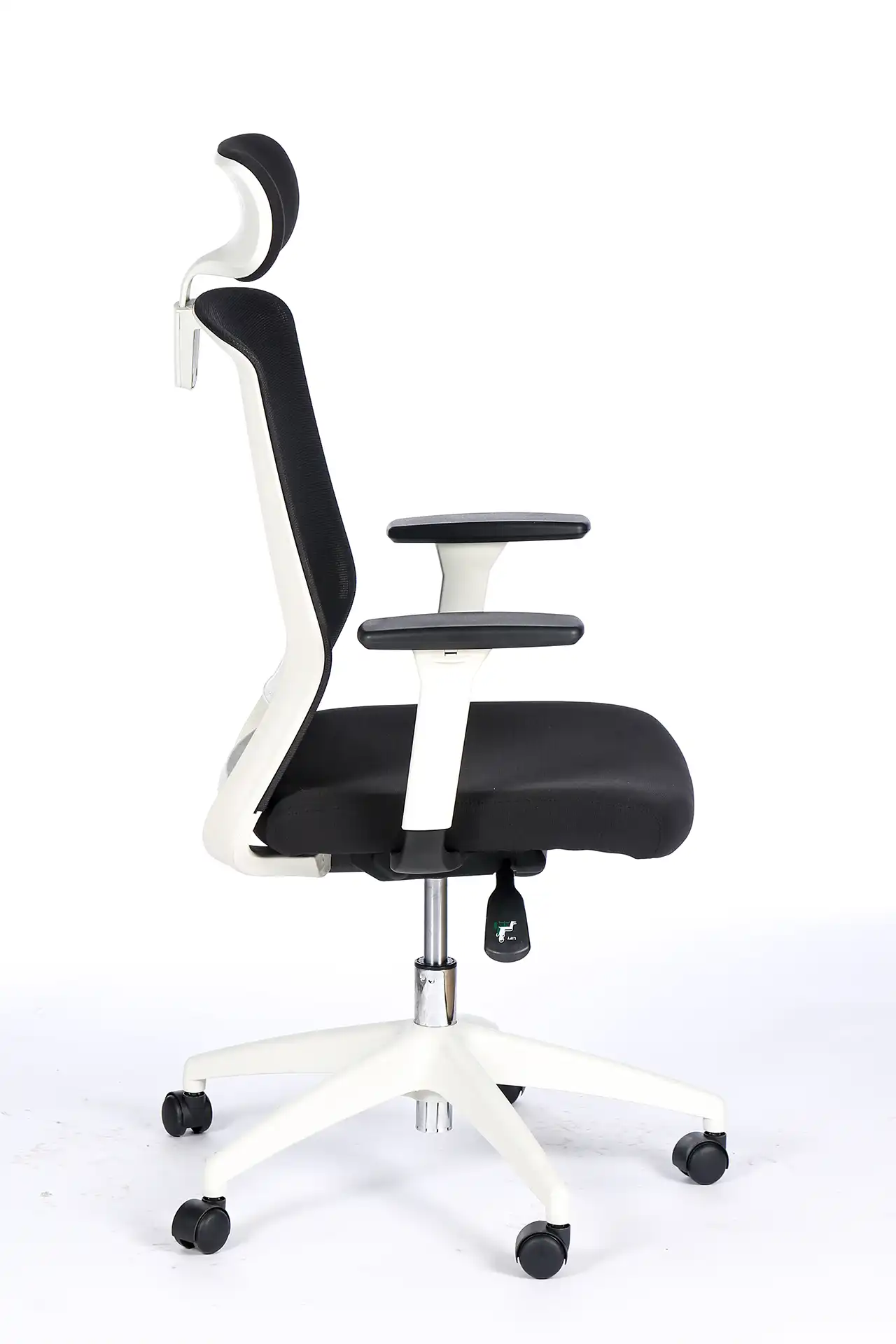 Photo du produit FAUTEUIL SCOTT SYNCHRONE NOIR/NOIR STRUCTURE BLANCHE AVEC APPUI-TÊTE