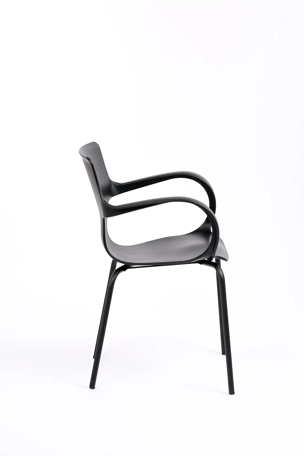 Photo du produit CHAISE SOFIA NOIRE 